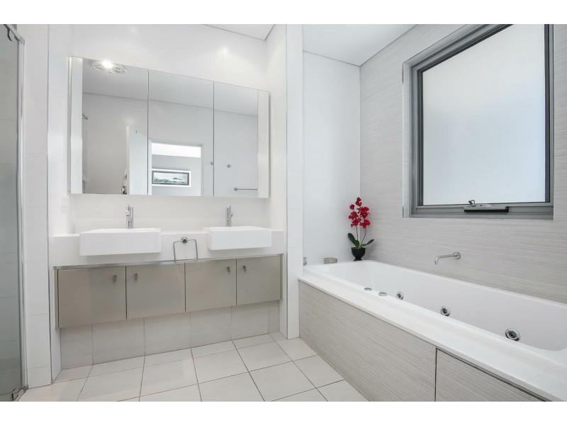 28 Peninsula Way, Norwest, Bella Vista, Baulkham Hills NSW 2153