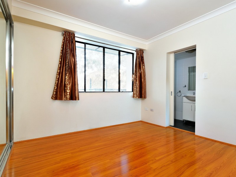 16/16 Oxford Street, Blacktown NSW 2148
