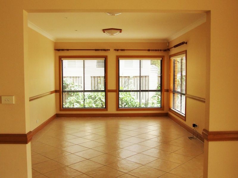 4 Pipersbrook Crescent, Bella Vista NSW 2153