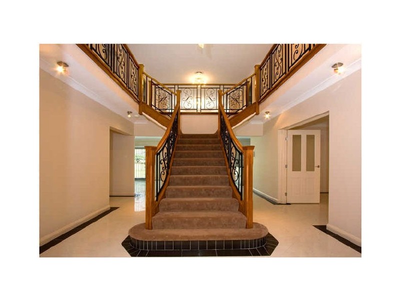 70 St Pauls Ave, Castle Hill NSW 2154