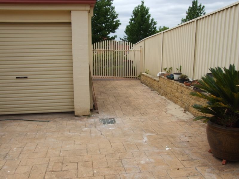 Flat/17 Eastbourne Way, Bella Vista NSW 2153