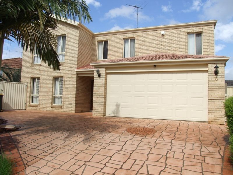 8 Minuet Ct, Glenwood NSW 2768
