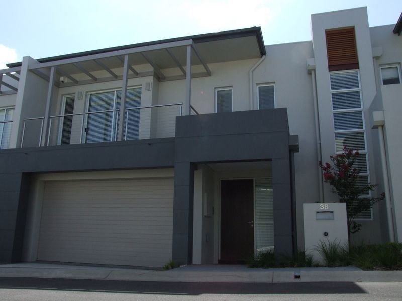 38 Waterstone Crescent, Bella Vista NSW 2153