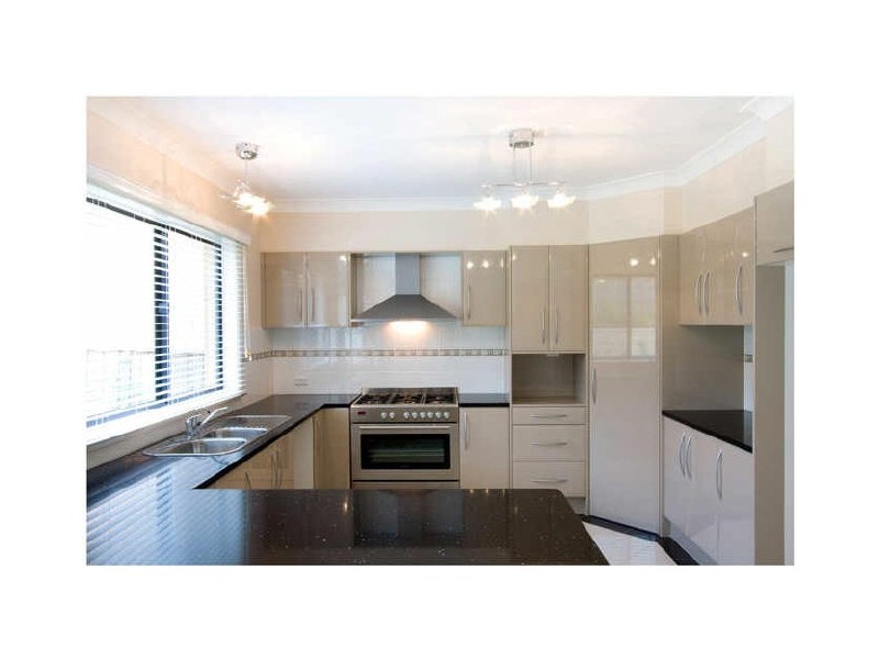 70 St Pauls Ave, Castle Hill NSW 2154