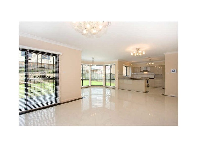 70 St Pauls Ave, Castle Hill NSW 2154