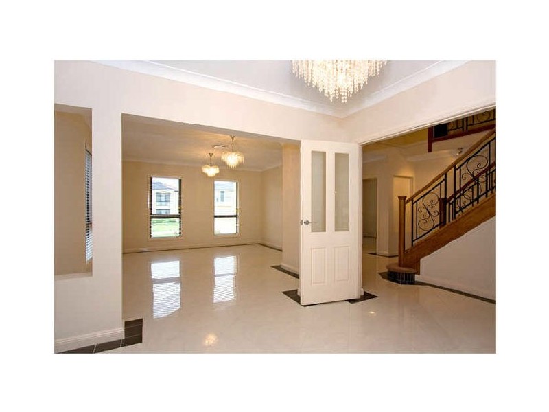 70 St Pauls Ave, Castle Hill NSW 2154