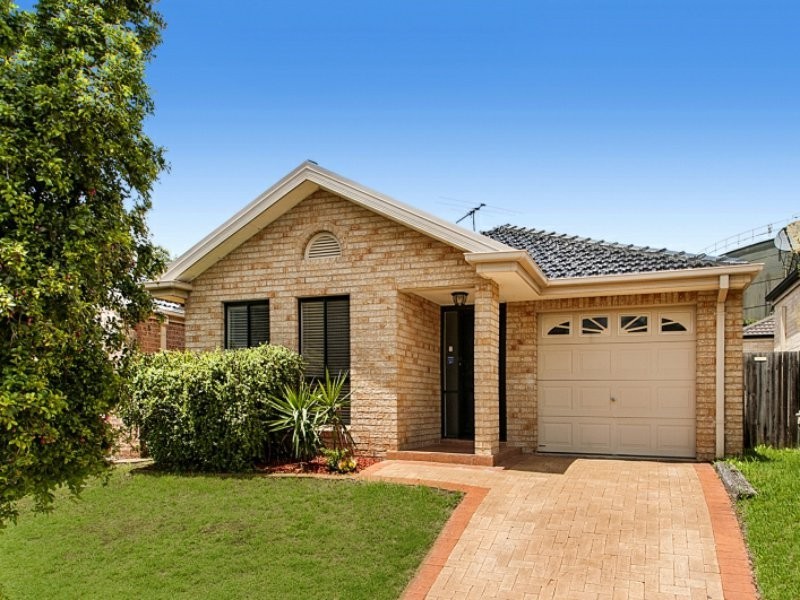 11 Myee Cr, Baulkham Hills NSW 2153