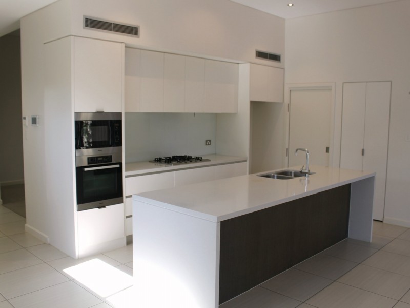 34 Solent Cct, Baulkham Hills NSW 2153