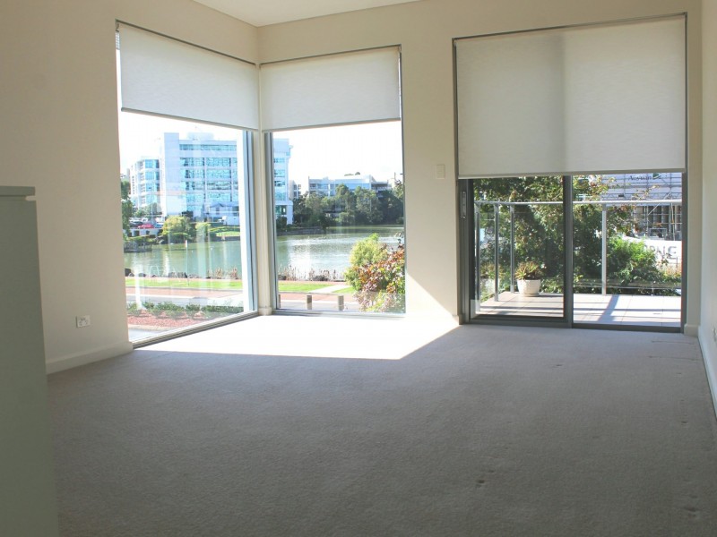 34 Solent Cct, Baulkham Hills NSW 2153