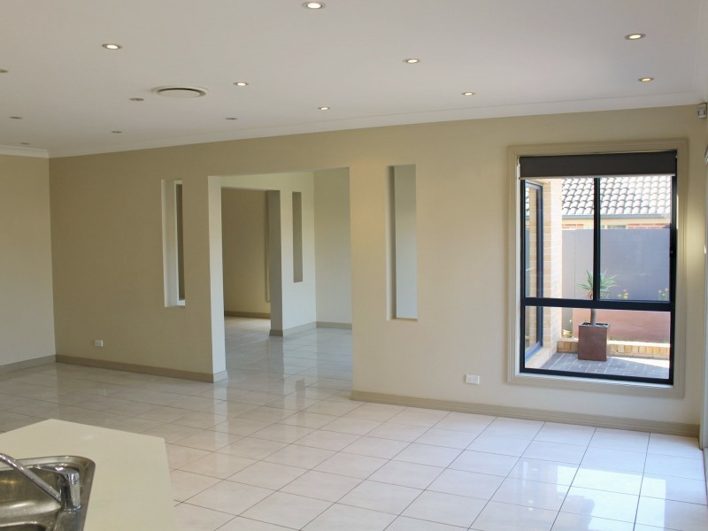 25 Meredith Avenue, Kellyville NSW 2155