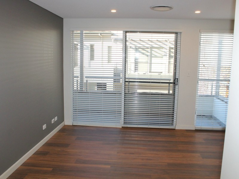 18 Waterstone Cr, Bella Vista NSW 2153