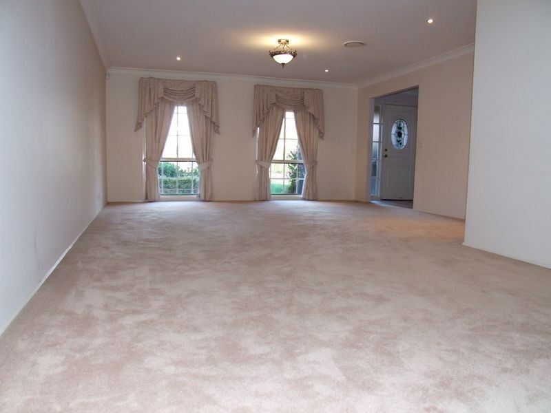 8 Shane Pl, Bella Vista NSW 2153