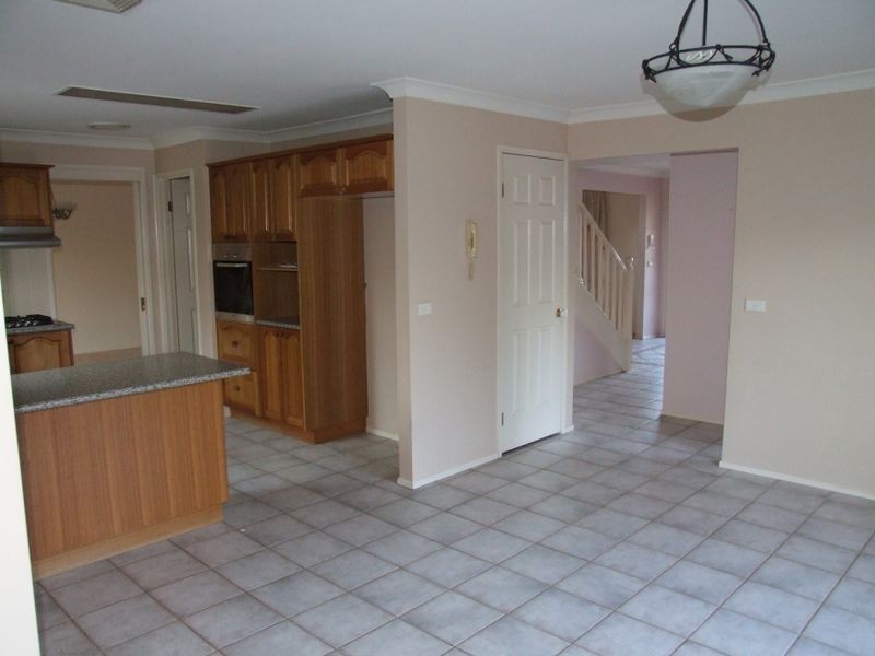 8 Shane Pl, Bella Vista NSW 2153