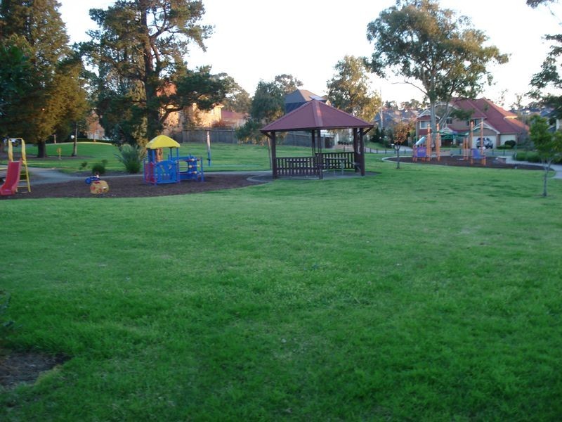 27 Beaumaris Avenue, Castle Hill NSW 2154