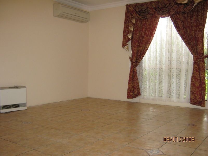 26 Samantha Cr, Glendenning NSW 2761