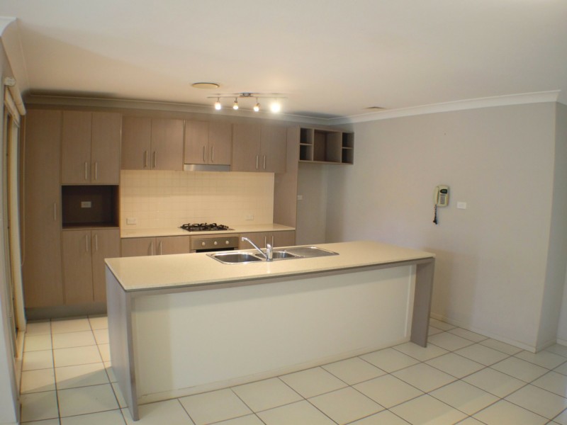 92 Phoenix Ave, Beaumont Hills NSW 2155