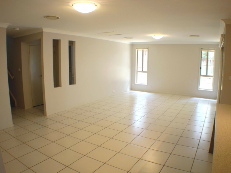 92 Phoenix Ave, Beaumont Hills NSW 2155