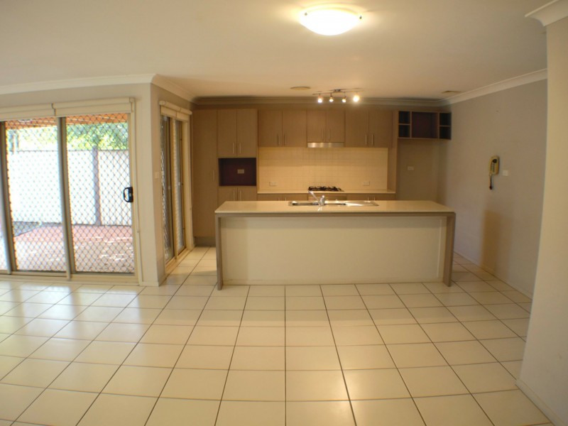 92 Phoenix Ave, Beaumont Hills NSW 2155