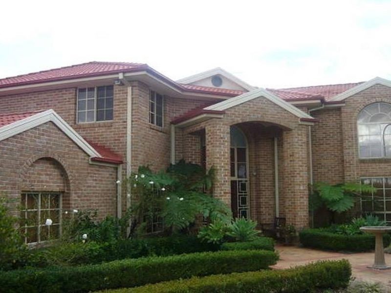 2 Brampton Drive, Beaumont Hills NSW 2155