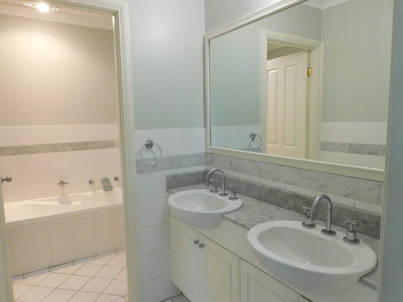 23 Skylark Cct, Bella Vista NSW 2153