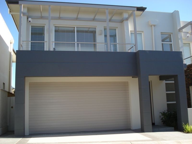 16 Waterstone Crescent, Bella Vista NSW 2153