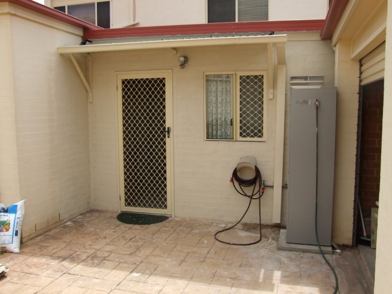 Flat/17 Eastbourne Way, Bella Vista NSW 2153