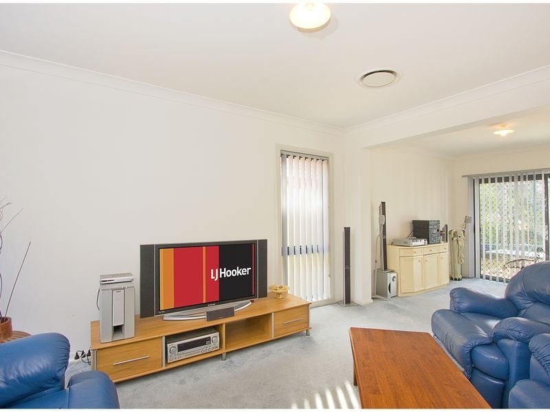 33 Rochdale Cres, Stanhope Gardens NSW 2768