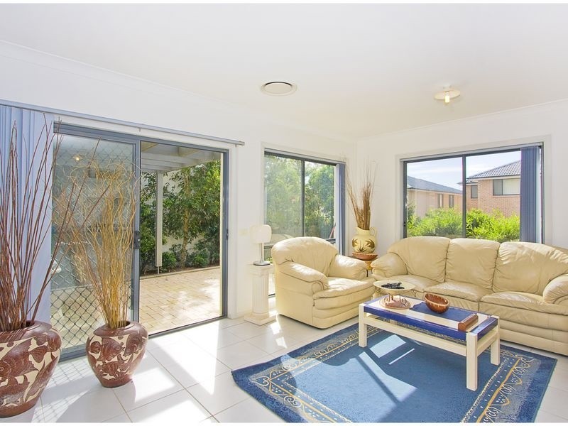 33 Rochdale Cres, Stanhope Gardens NSW 2768