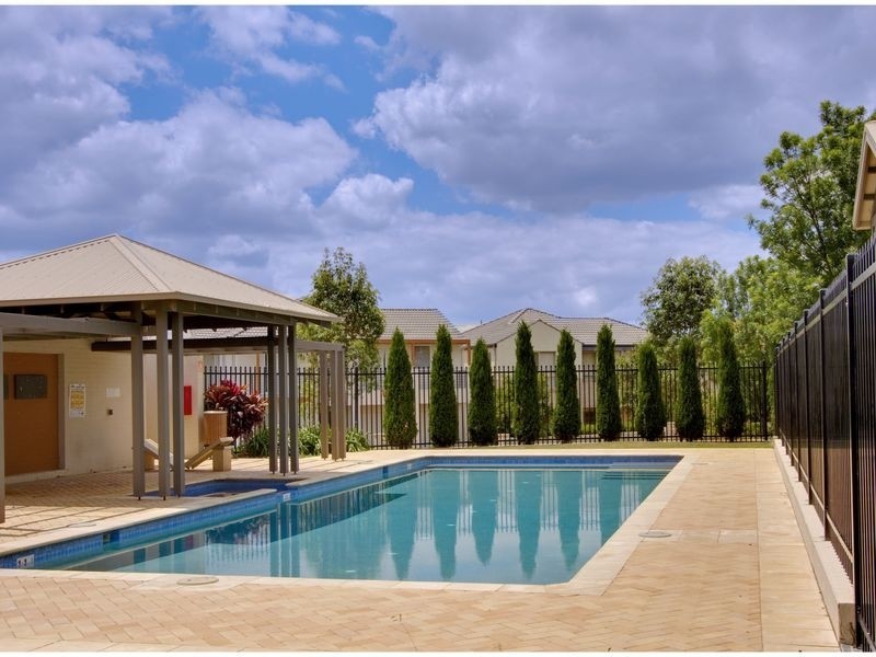 33 Rochdale Cres, Stanhope Gardens NSW 2768