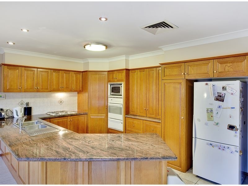 11 Patrine Pl, Bella Vista NSW 2153