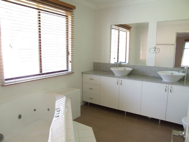 24 Oratava Avenue, West Pennant Hills NSW 2125