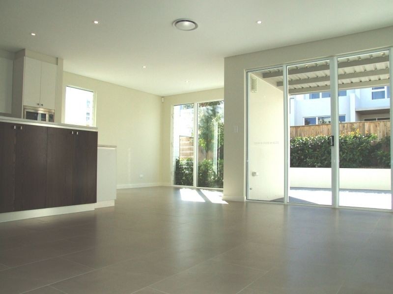 9 Waterstone Cres, Bella Vista NSW 2153