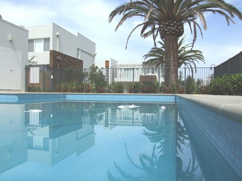 9 Waterstone Cres, Bella Vista NSW 2153