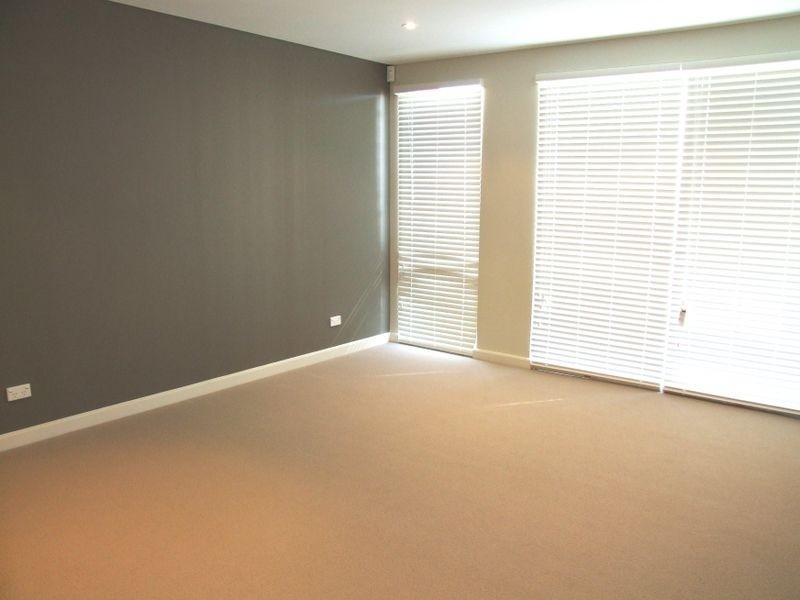 9 Waterstone Cres, Bella Vista NSW 2153