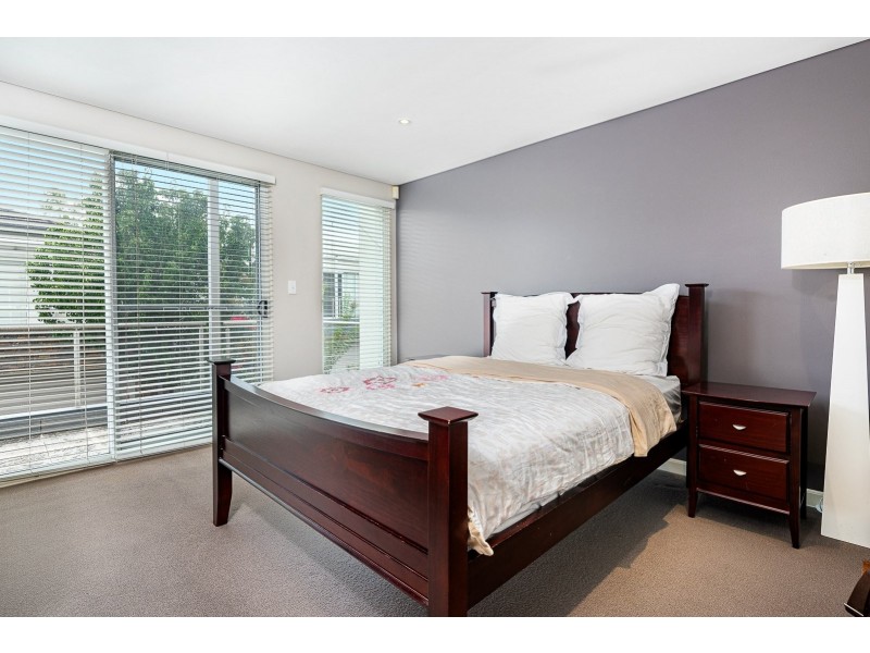 15 Waterstone Cr, Bella Vista NSW 2153