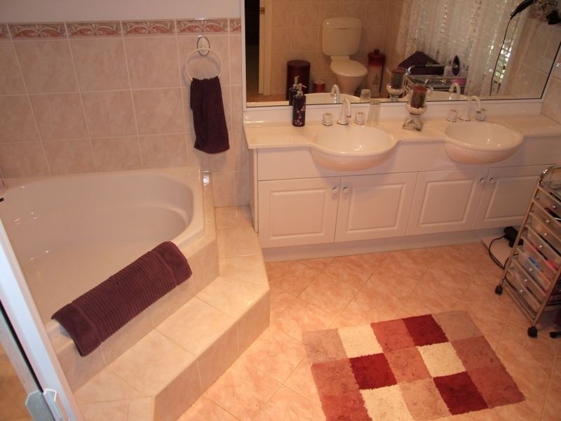 15 Wildflower Pl, Kellyville NSW 2155