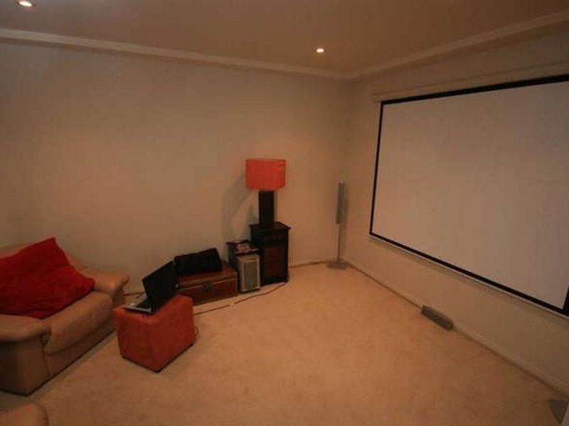 15a Rothwell Cct, Glenwood NSW 2768