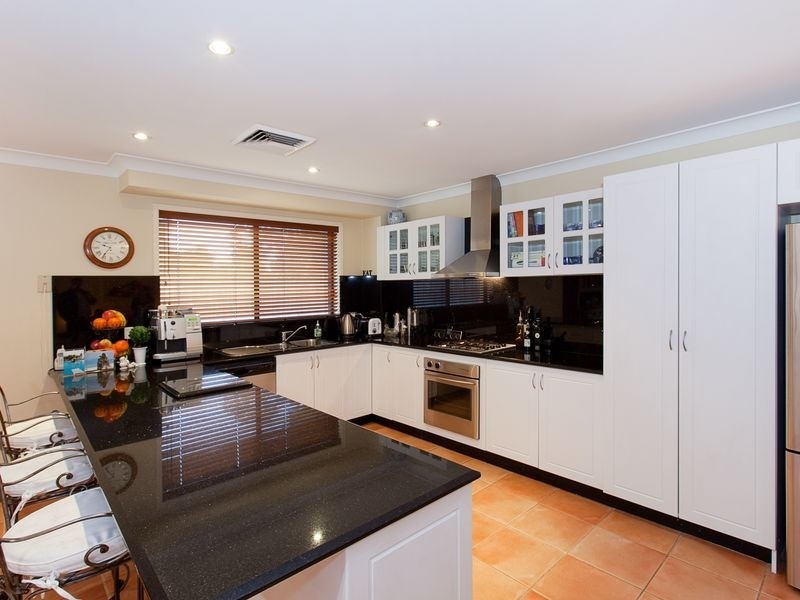 1 Crestview Ave, Kellyville NSW 2155