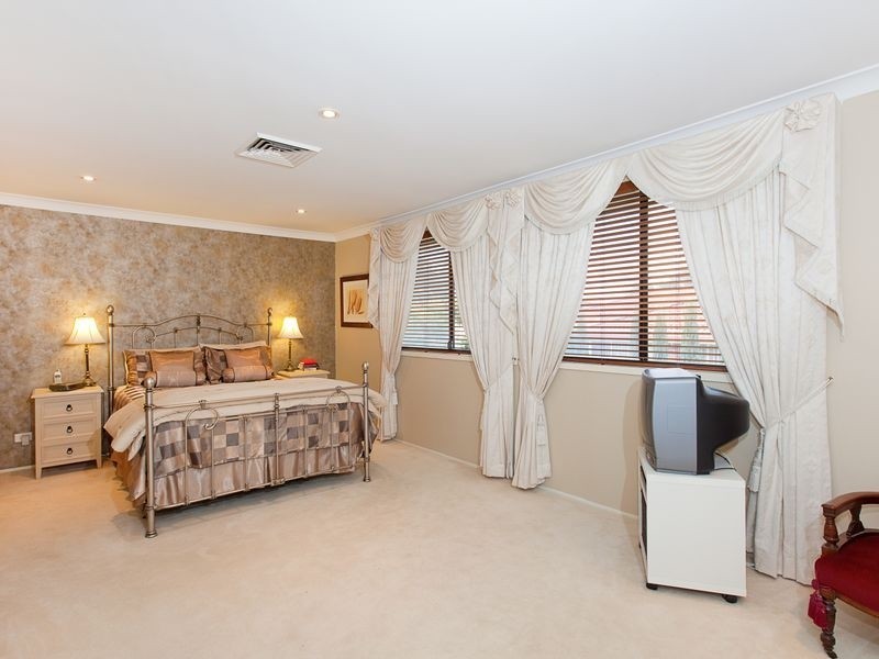 1 Crestview Ave, Kellyville NSW 2155