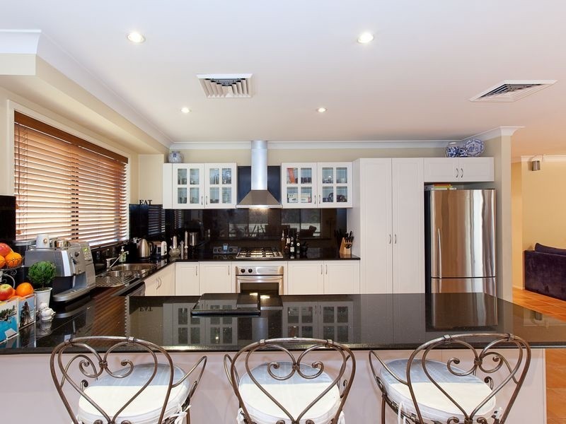 1 Crestview Ave, Kellyville NSW 2155