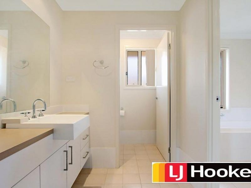 81 Phoenix Ave, Beaumont Hills NSW 2155