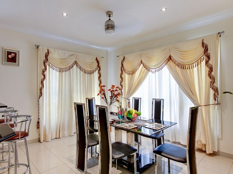 8 Bridgeview Cct, Bella Vista NSW 2153