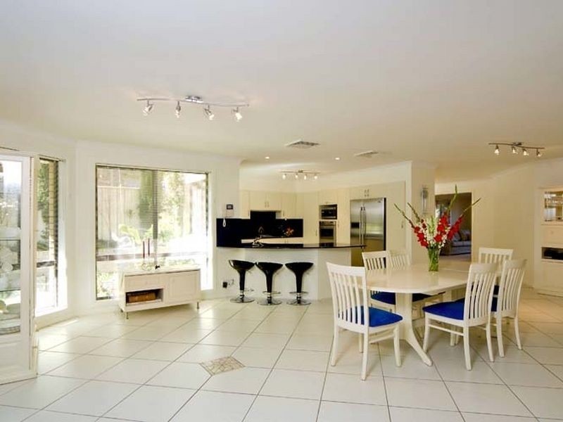 6 Fraser Av, Kellyville NSW 2155