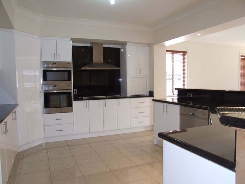 34 Prestige Ave, Bella Vista NSW 2153