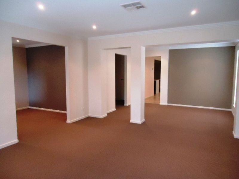 39 Greyfriar Place, Kellyville NSW 2155