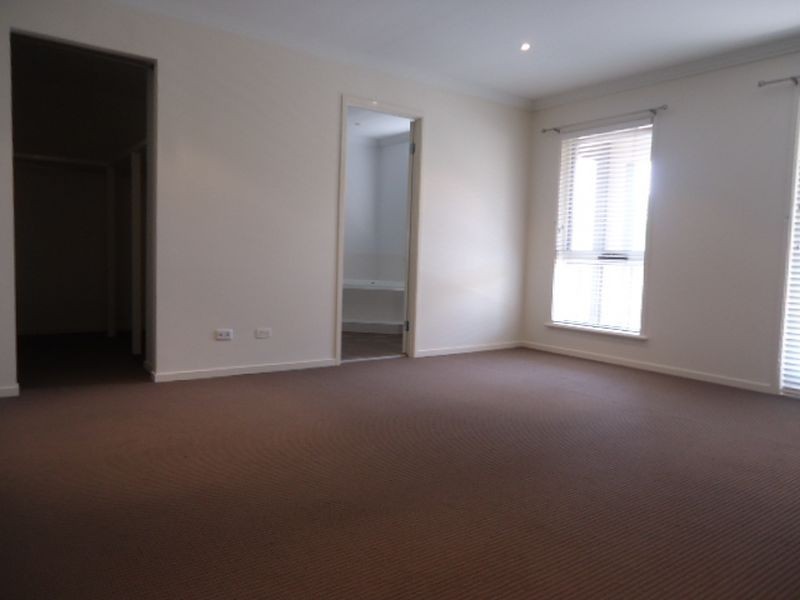 39 Greyfriar Place, Kellyville NSW 2155