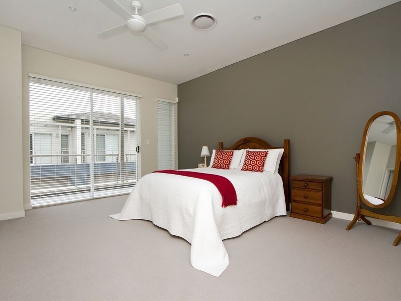 17 Waterstone Cres, Bella Vista NSW 2153