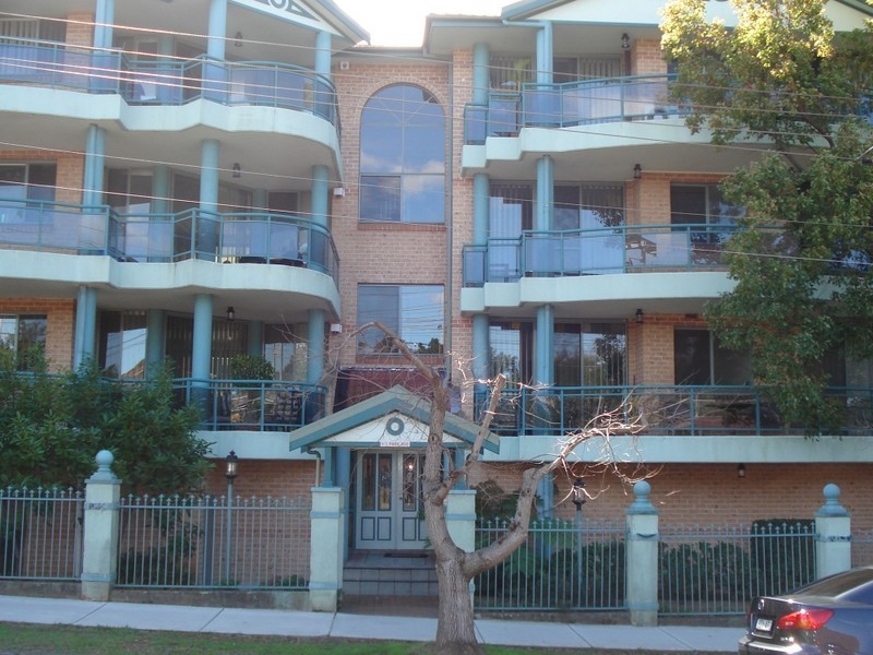 4/1-3 Park Ave, Westmead NSW 2145