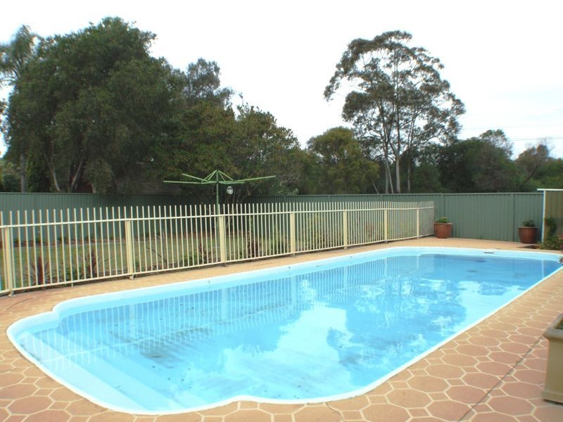 91 Hutchins Cres, Kings Langley NSW 2147