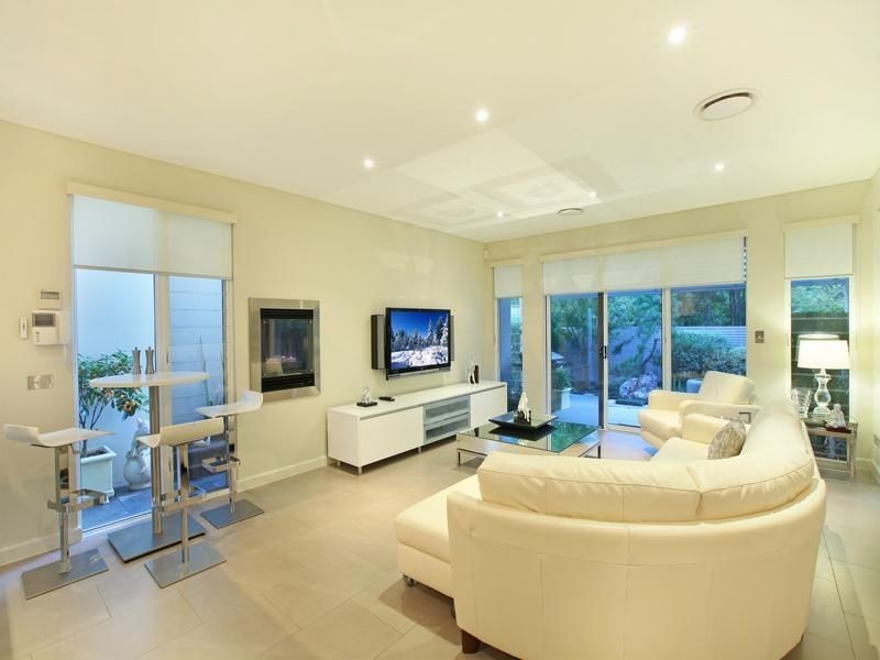 18 Waterstone Cr, Bella Vista NSW 2153